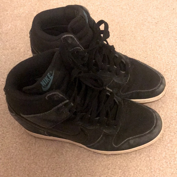 Nike Sneaker - Picture 2 of 7